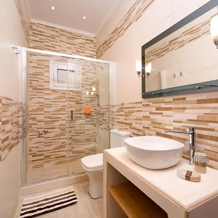 Achilleion Holiday Home Hébergement de vacances *