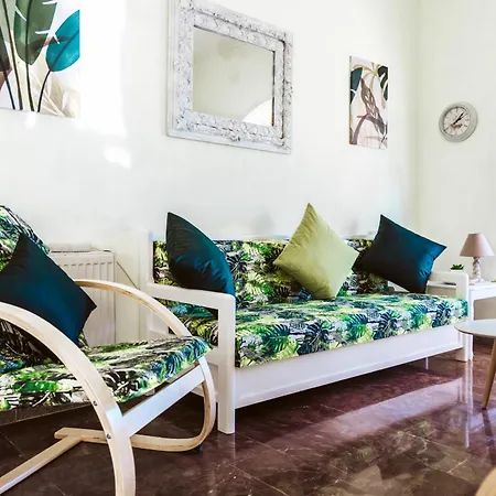 Achilleion Holiday Home *