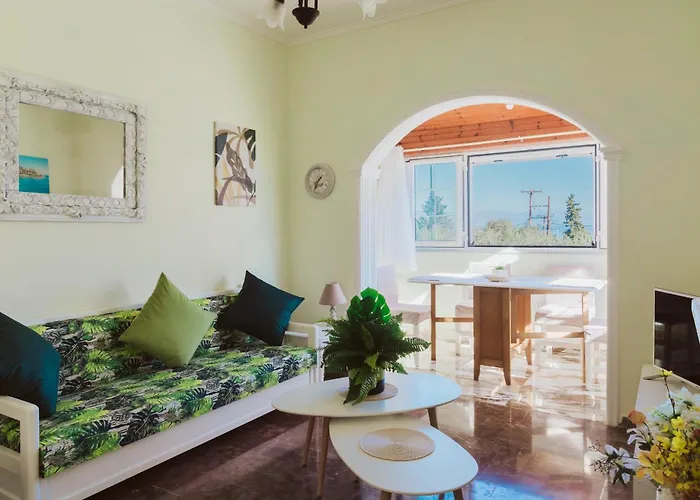 Дом отдыха Achilleion Holiday Home *