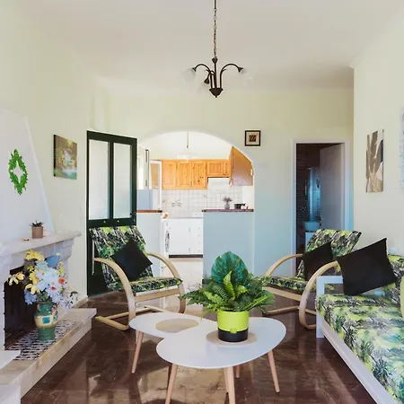 Ferienhaus Achilleion Holiday Home